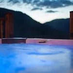Luxury In The Mountains With Facileties Casa de Férias